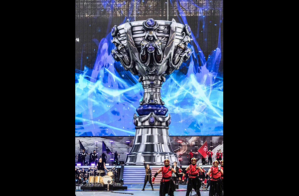 shanks小炮持续重火力压制 AL凶猛攻势24分钟速推JDG赢下首局