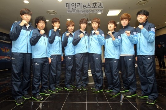 LPL夏季赛W8D5：Ale交手369，左手对线Rookie