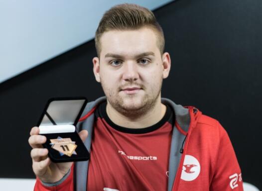 LCK第八周：HLE锁定前二、DK锁定季后赛，Peyz仍在POG榜