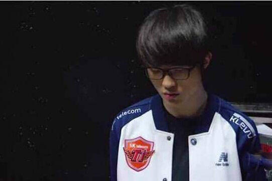 外媒排名十大上单选手：圣枪哥无缘，那个男人只排第三